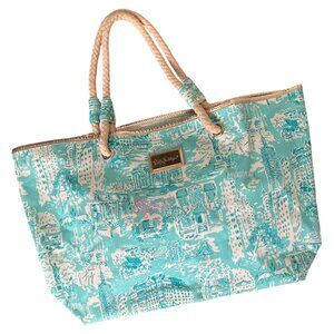 Lilly Pulitizer Tote/Beach Bag in Lilly Loves NYC! Toile Pattern.